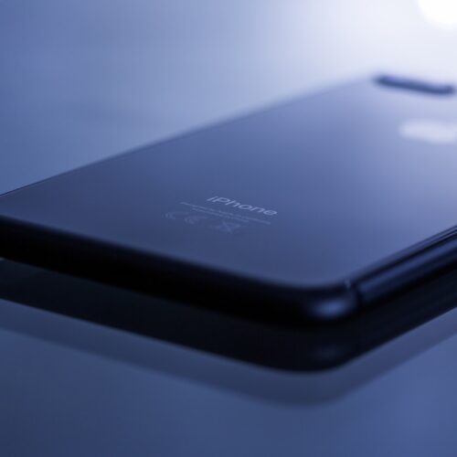 Wykorzystaj Tryb Oszczędzania Energii na iPhone’ie: Wydłuż Czas Pracy Baterii!